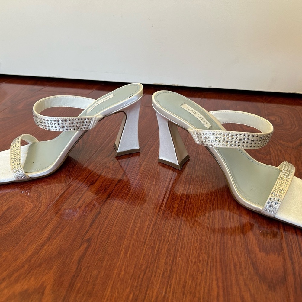 Nine West White Rhinestone Heel - Picture 4 of 8